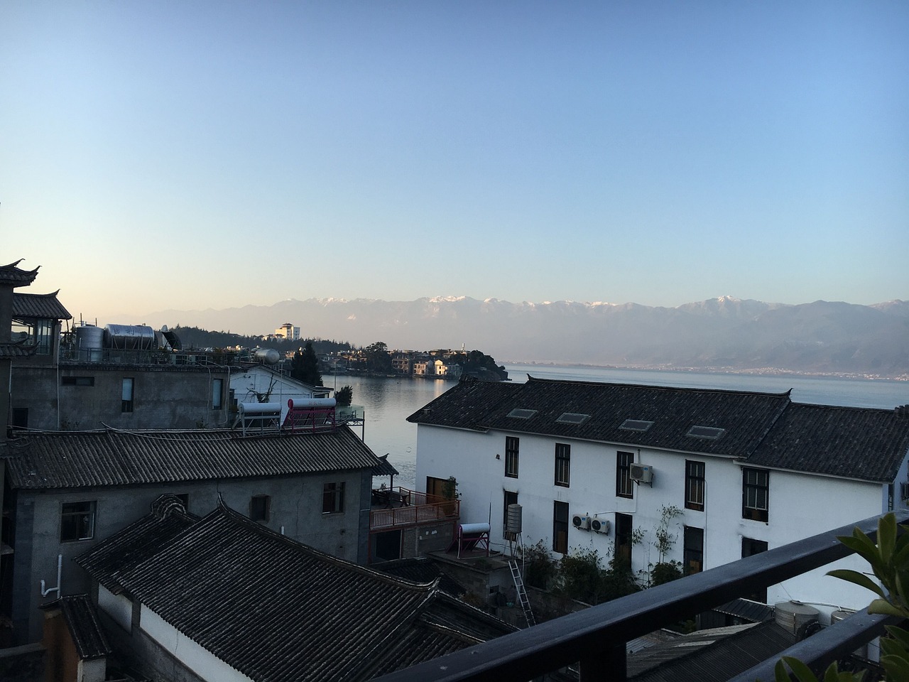 阿尔山景区酒店退房时间规定，早晨8点背后的故事