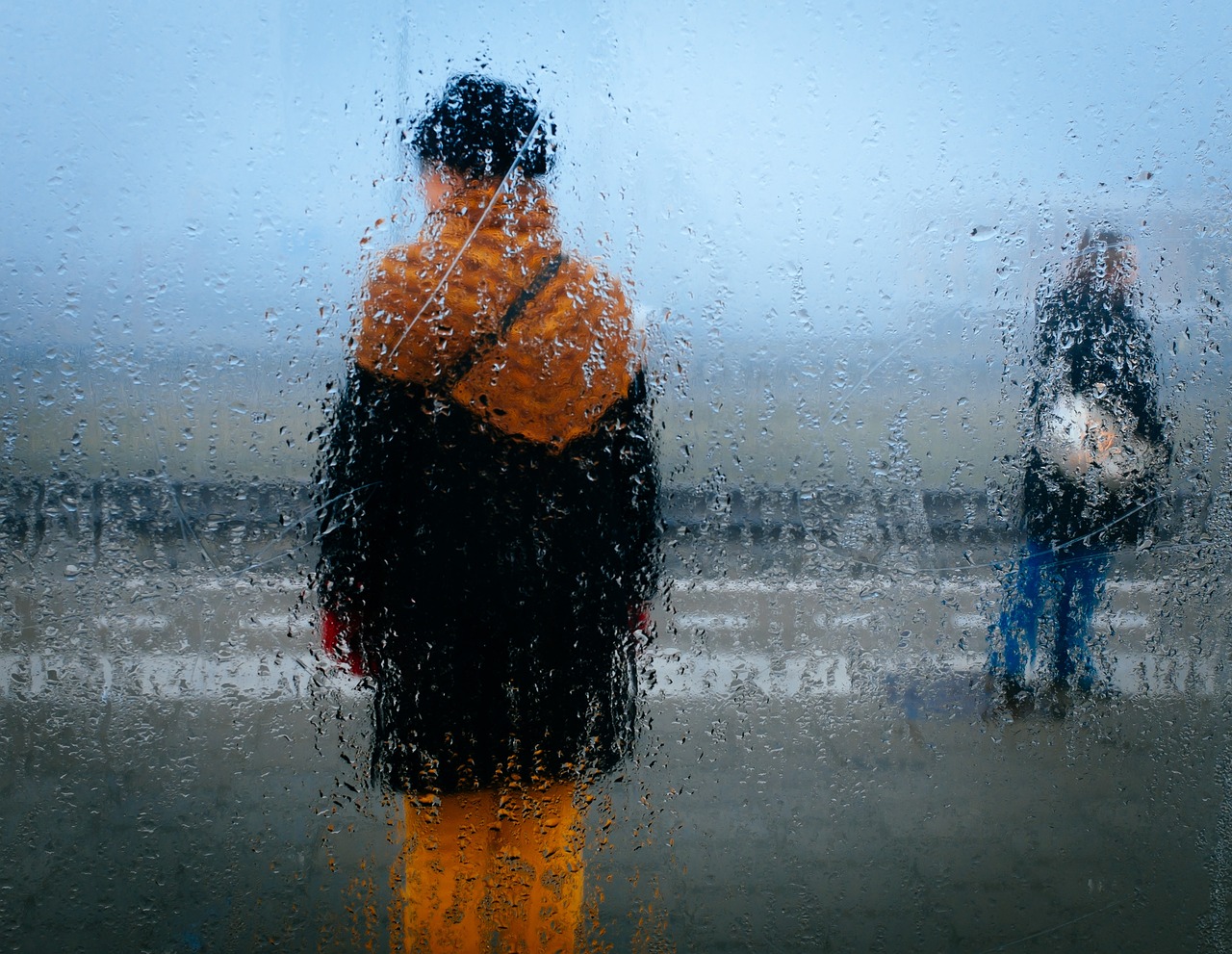 灰烬中的重生，雨姐与中间人的三十万交易
